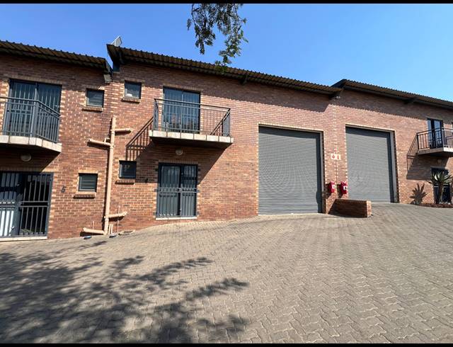 180M² WAREHOUSE TO LET IN COSMO BUSINESS PARK